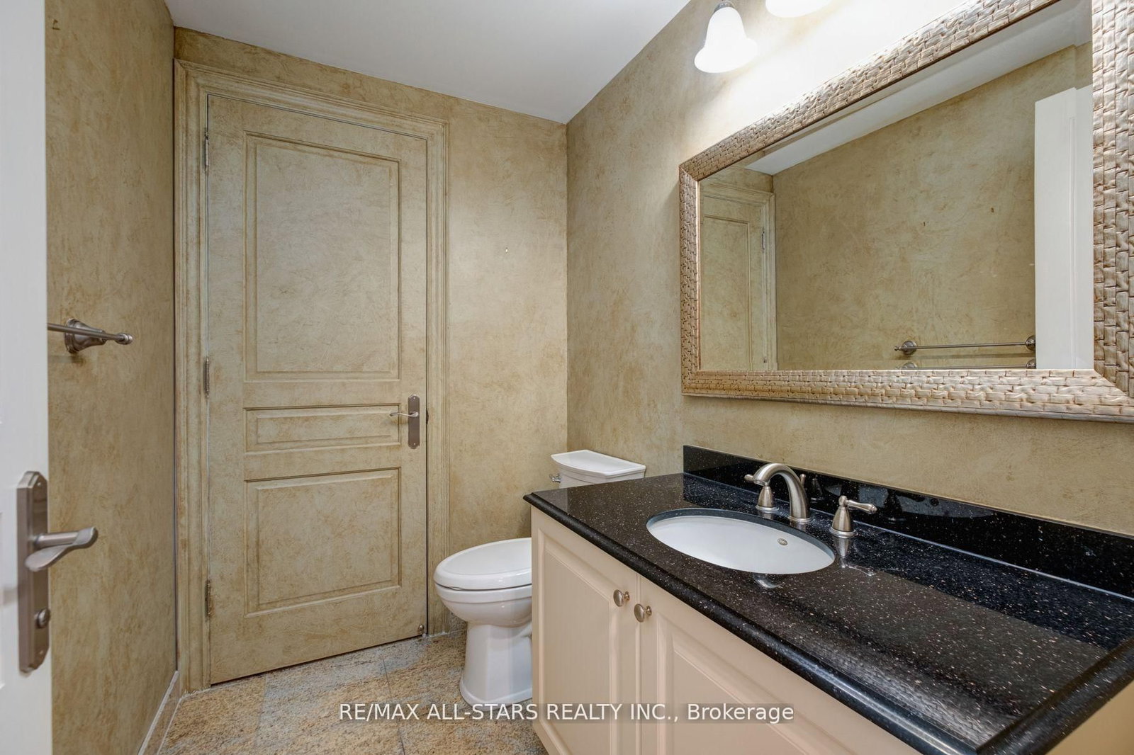 7071 Bayview Avenue, Unit 211 - Photo 29