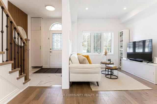 35 Laurelbank Crescent