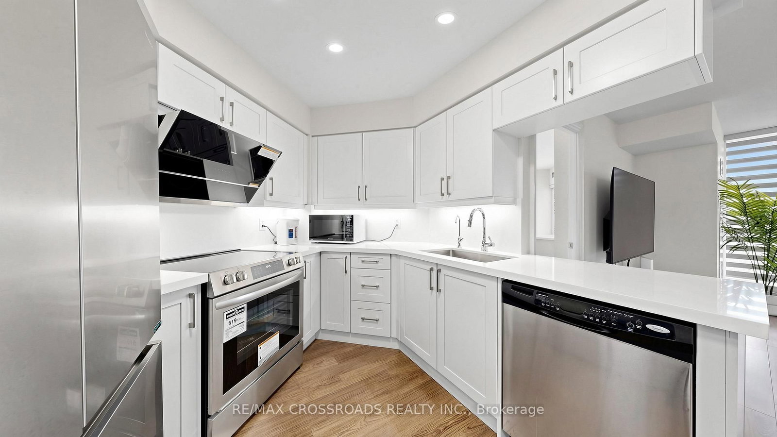 23 Cox Boulevard, Unit 656 - Photo 9