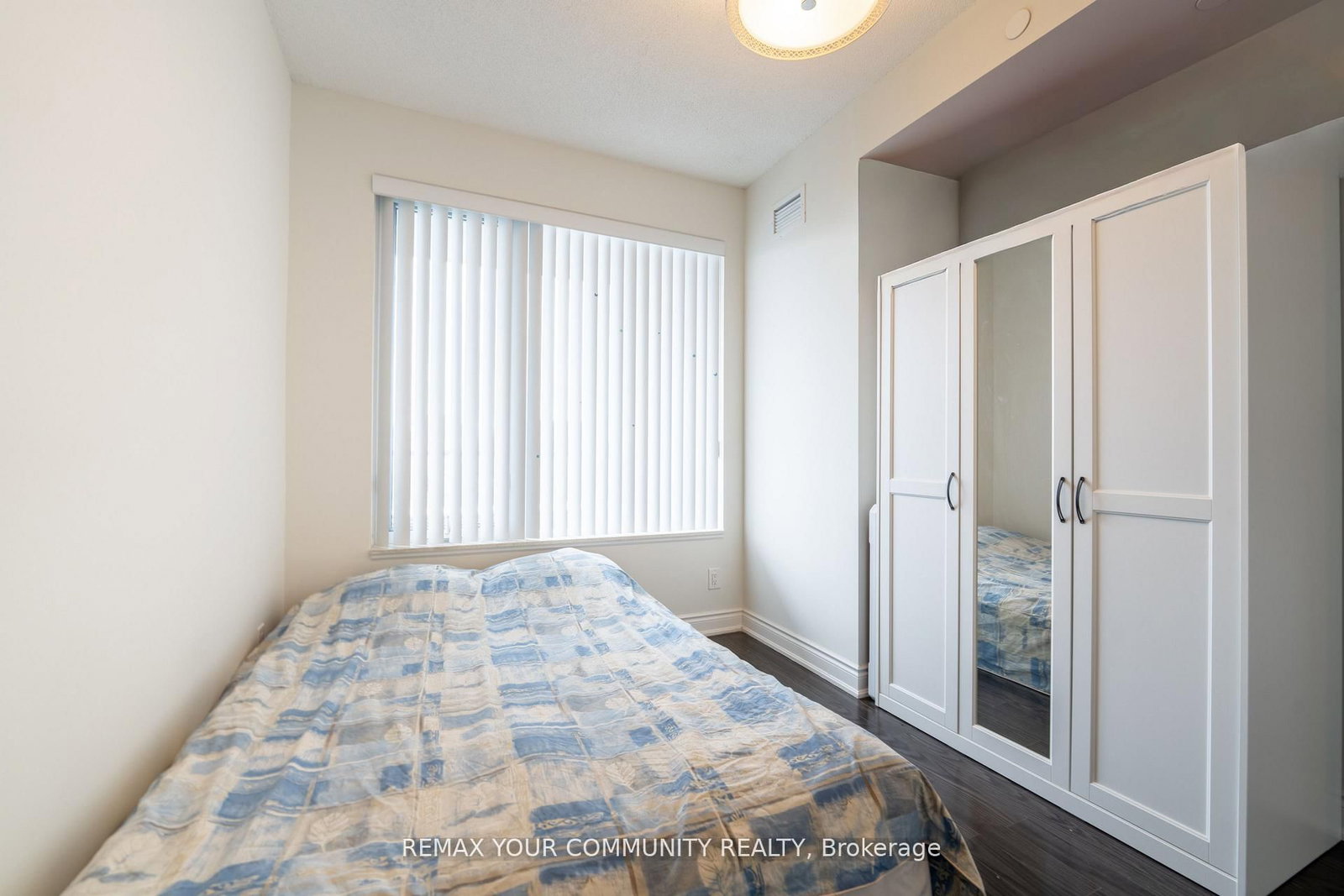 325 South Park Road, Unit 520 - Photo 18