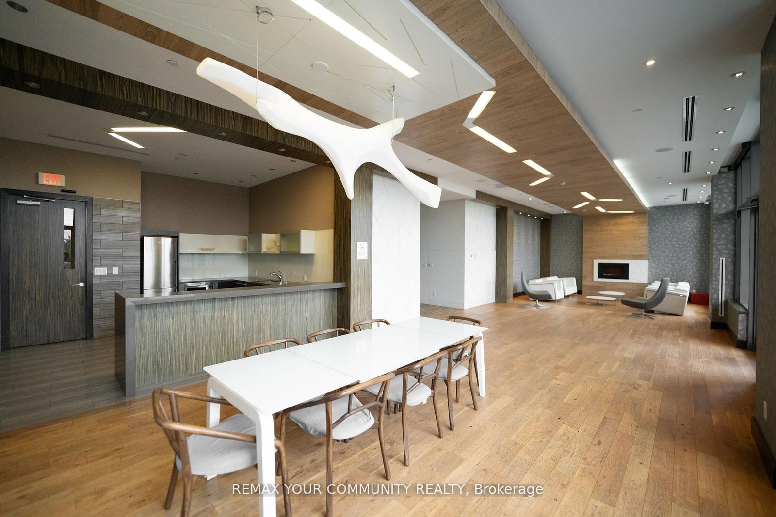 325 South Park Road, Unit 520 - Photo 25