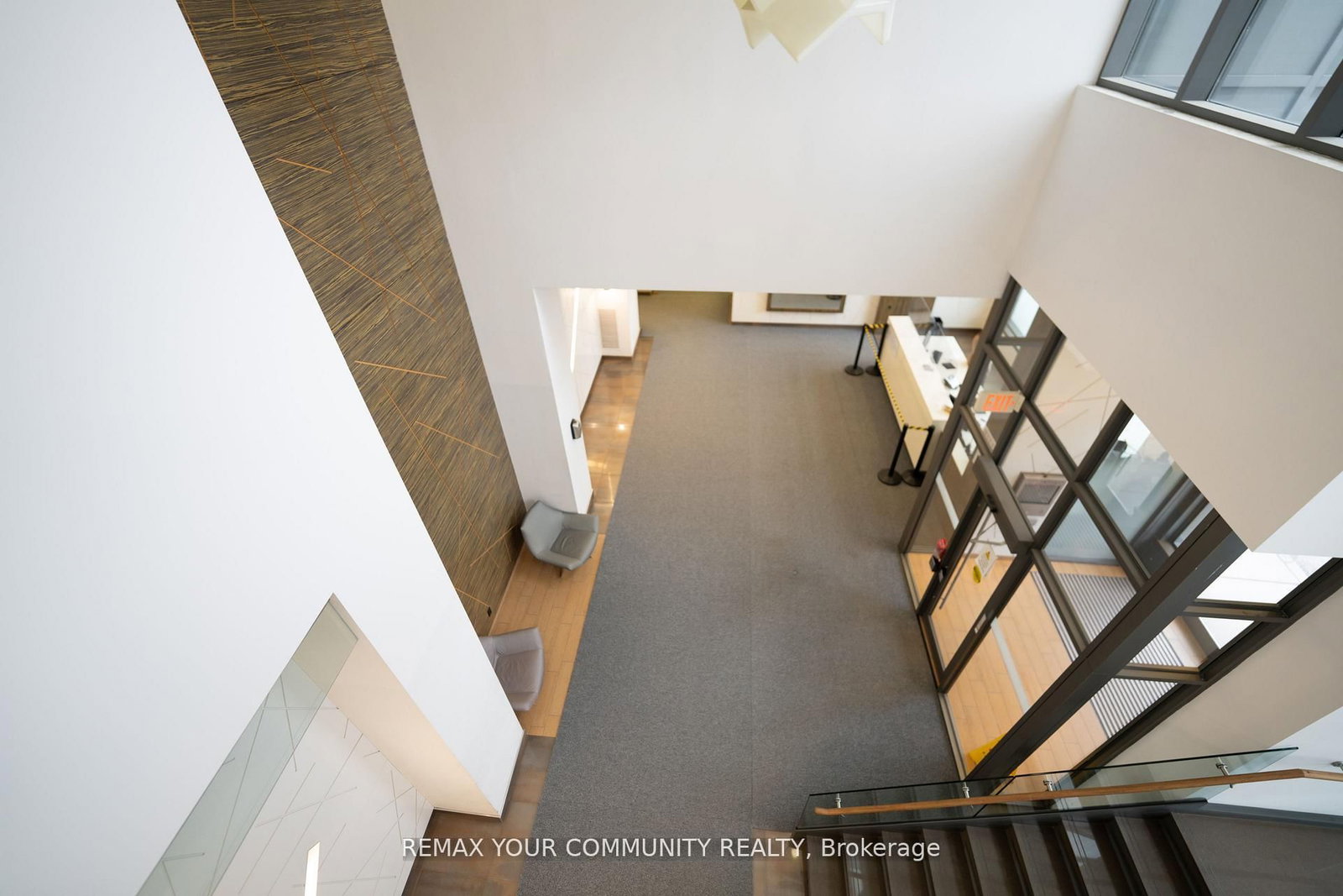 325 South Park Road, Unit 520 - Photo 33