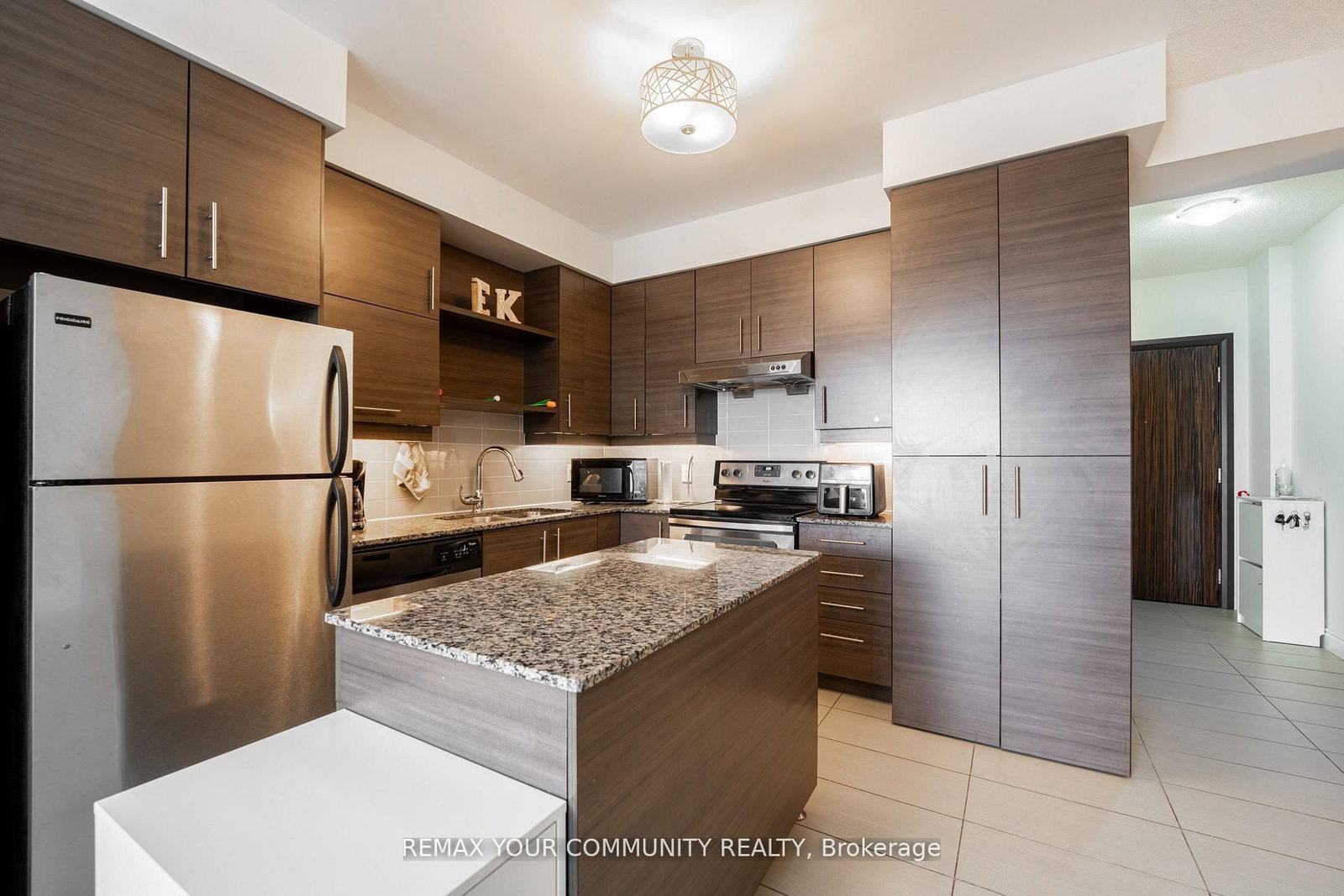 325 South Park Road, Unit 520 - Photo 9