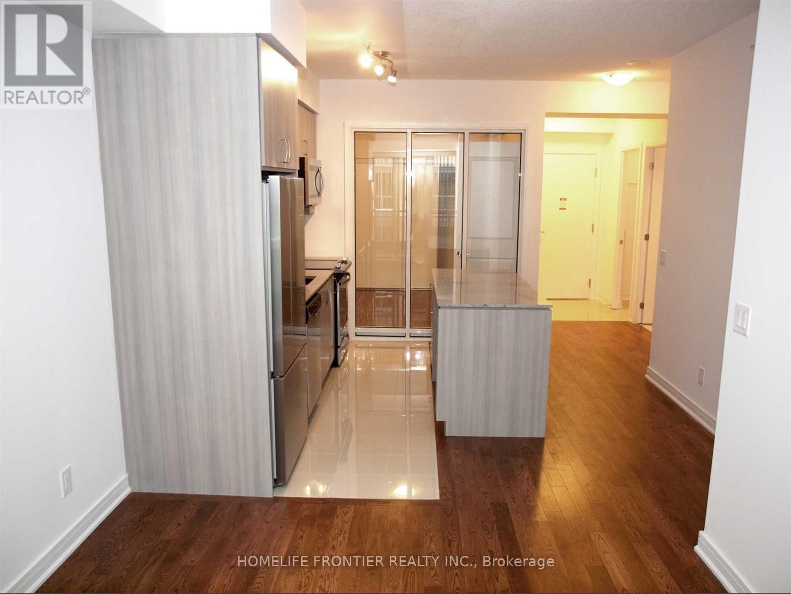 9191 SW Yonge Street SW, Unit 512 - Photo 8