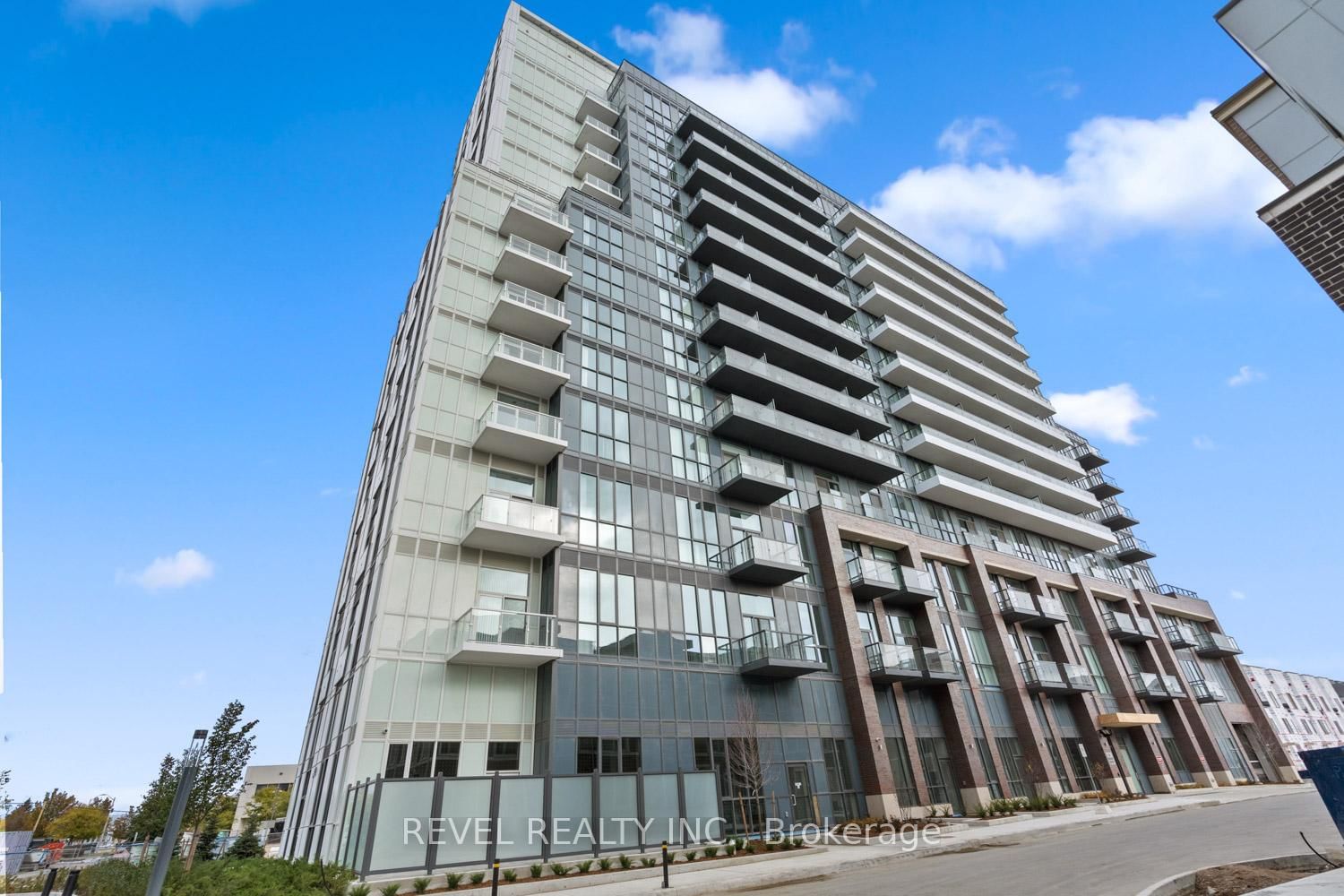 60 Honeycrisp Crescent, Unit 720