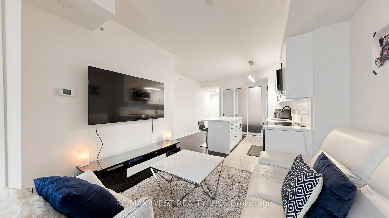 9191 Yonge Street, Unit 609 - Photo 17