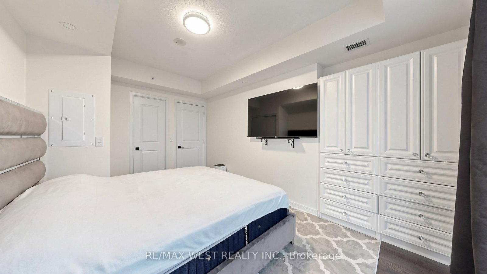 9191 Yonge Street, Unit 609 - Photo 25