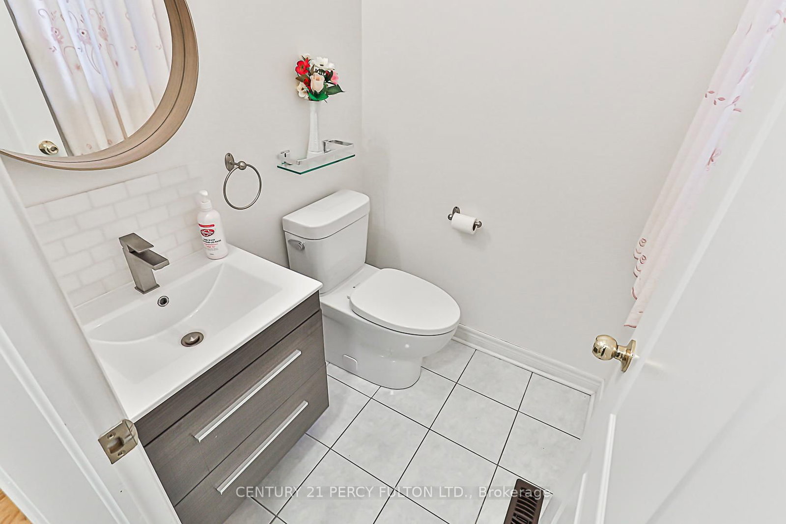 23 Princess Diana Drive - Photo 15