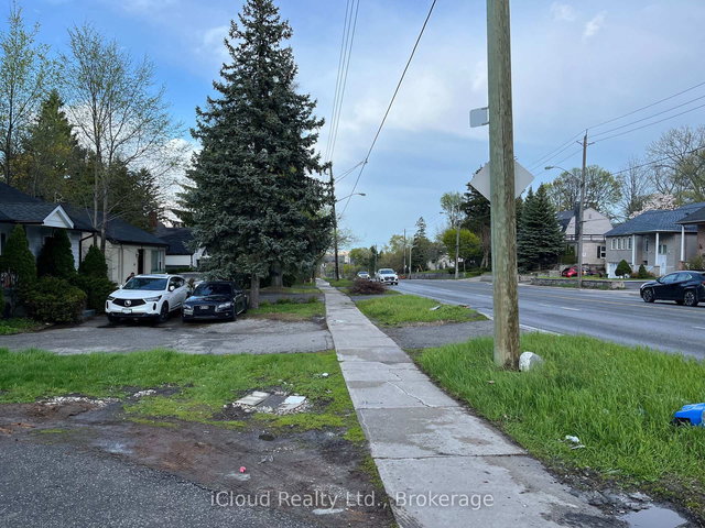 A (Lower Level) - 104 Steeles Avenue E E