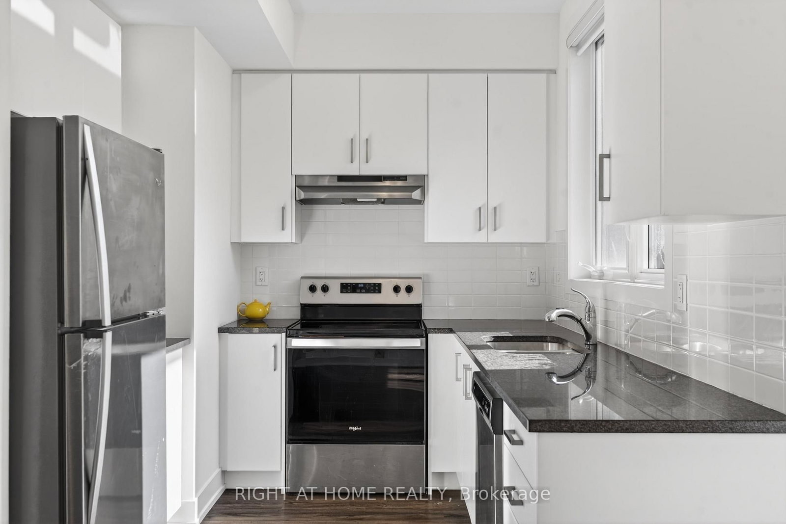 12860 Yonge Street, Unit 1 - Photo 13
