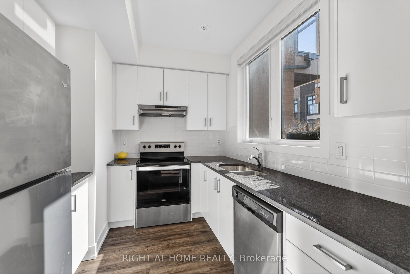 12860 Yonge Street, Unit 1 - Photo 14