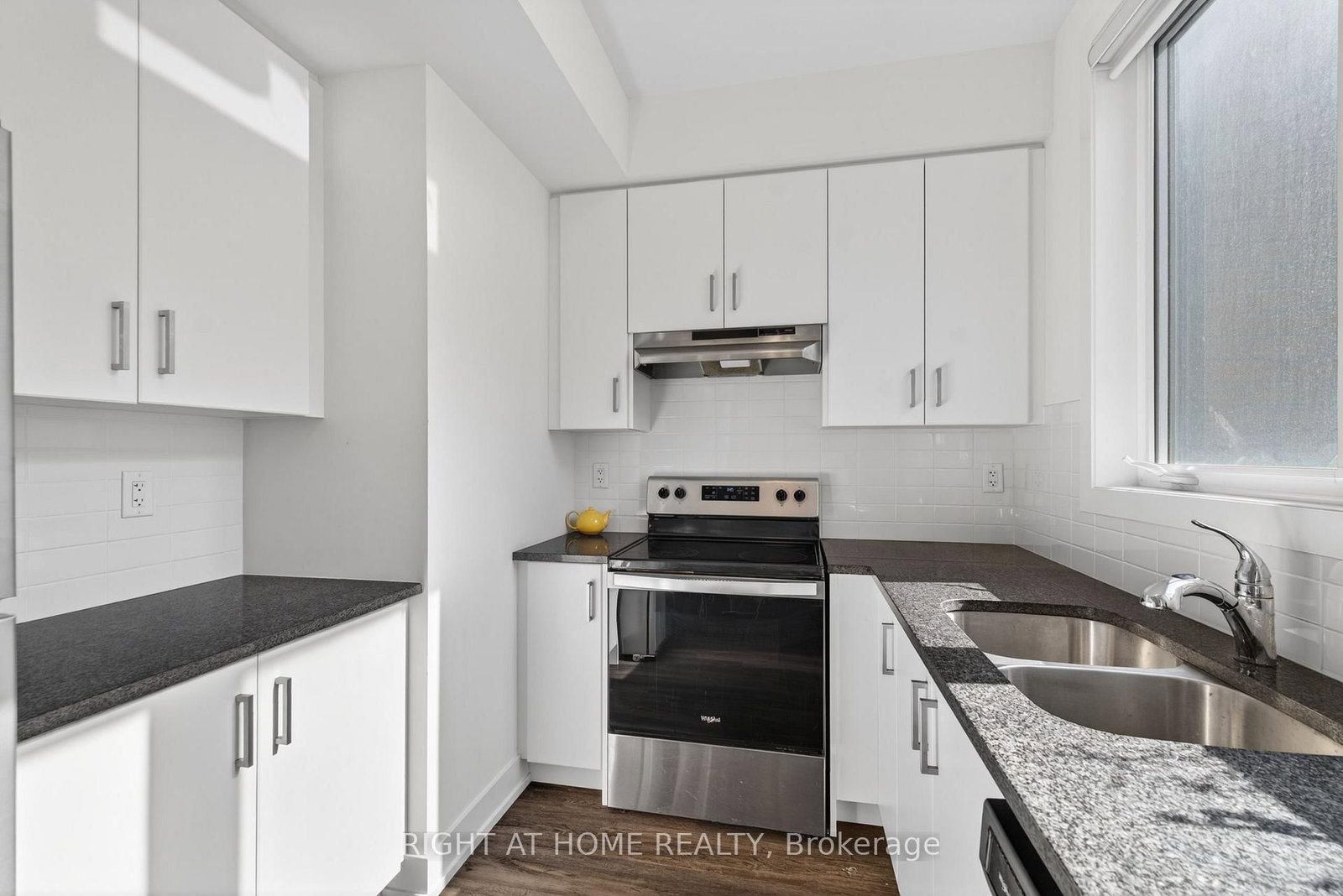 12860 Yonge Street, Unit 1 - Photo 15