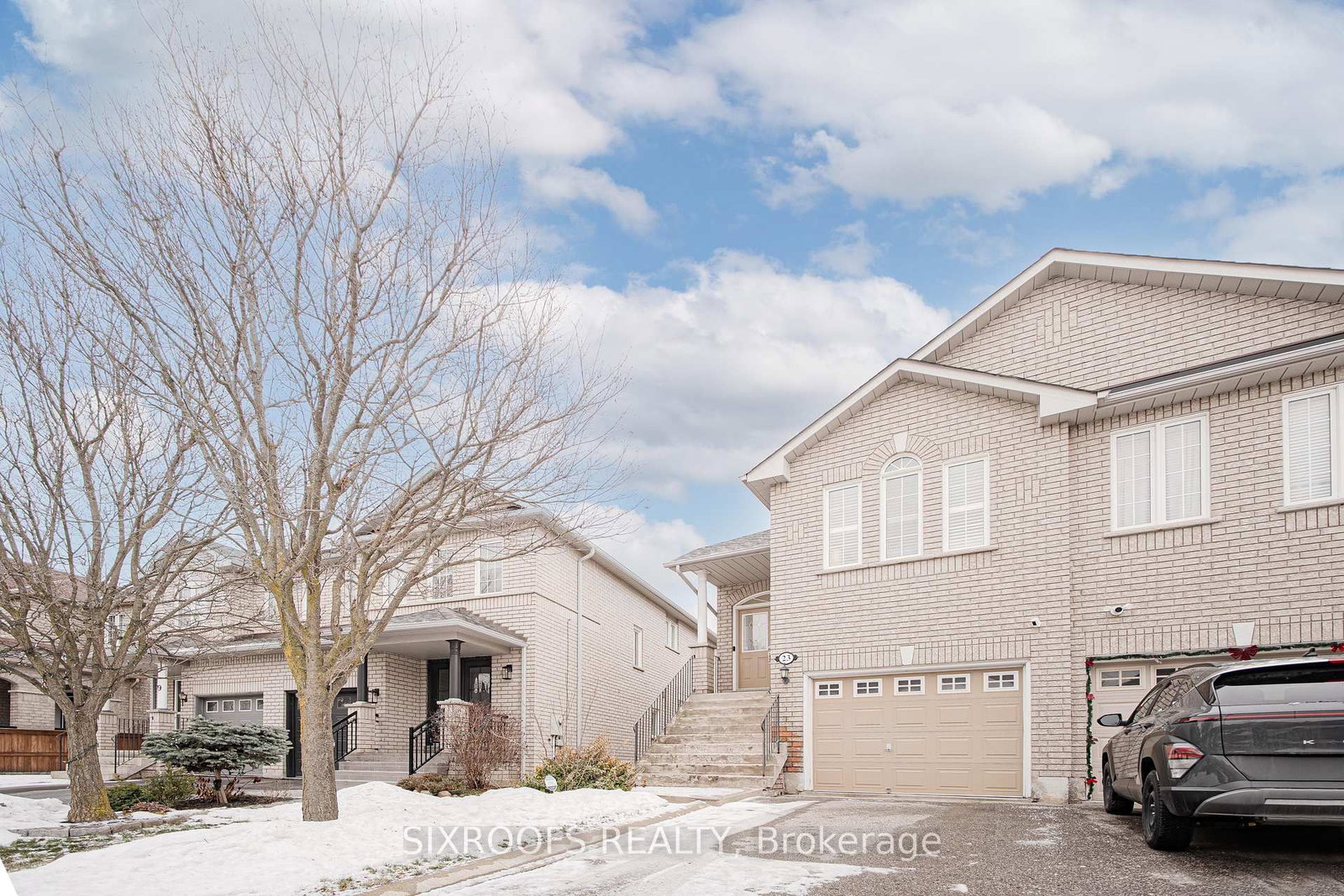 23 San Vito Drive, Unit Upper