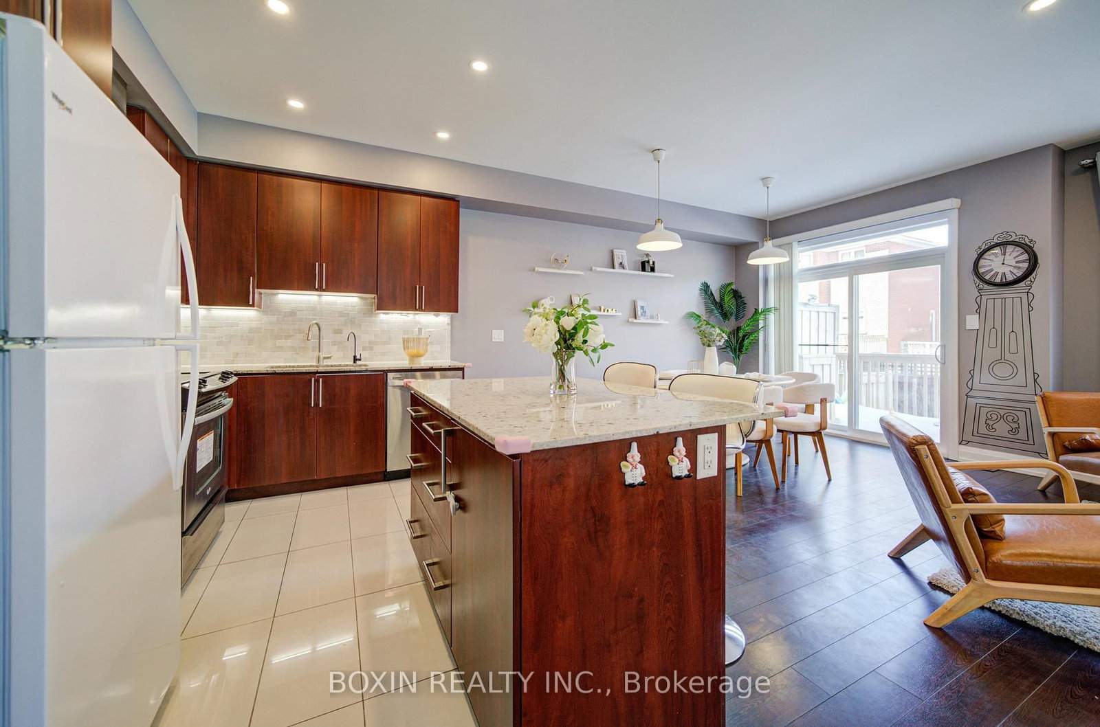 382 Highway 7 E, Unit TH17 - Photo 4