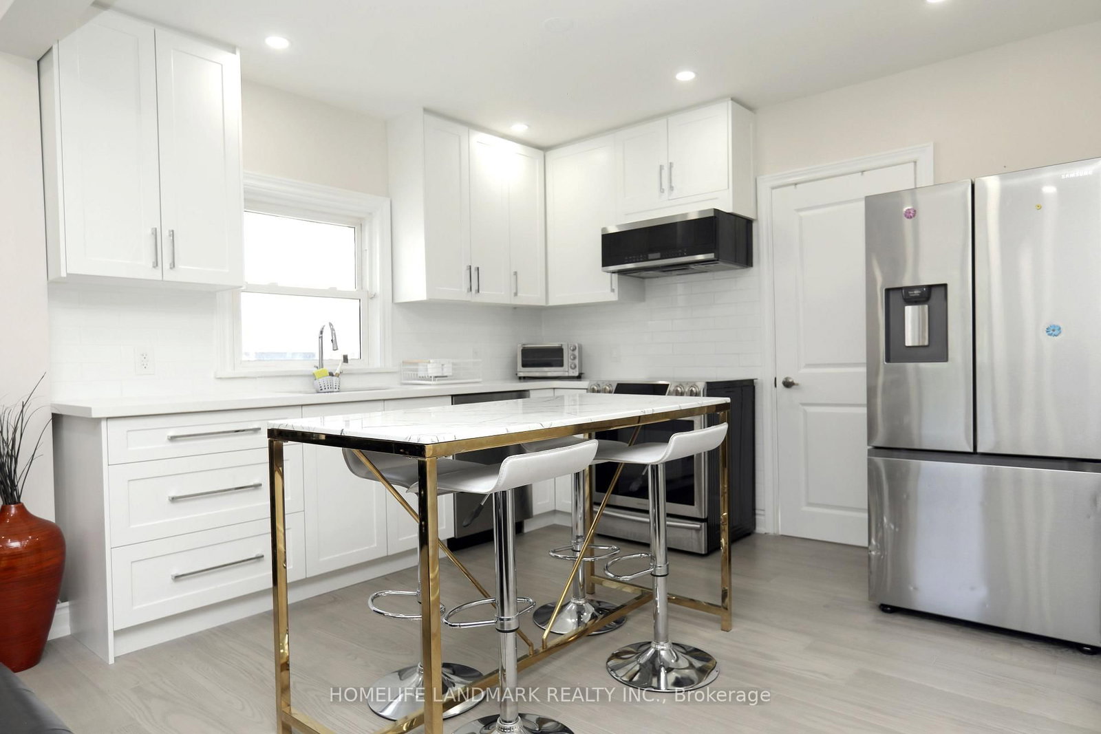 181 Newton Street E - Photo 12