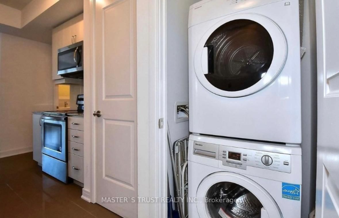 9201 Yonge Street, Unit 2212 - Photo 10