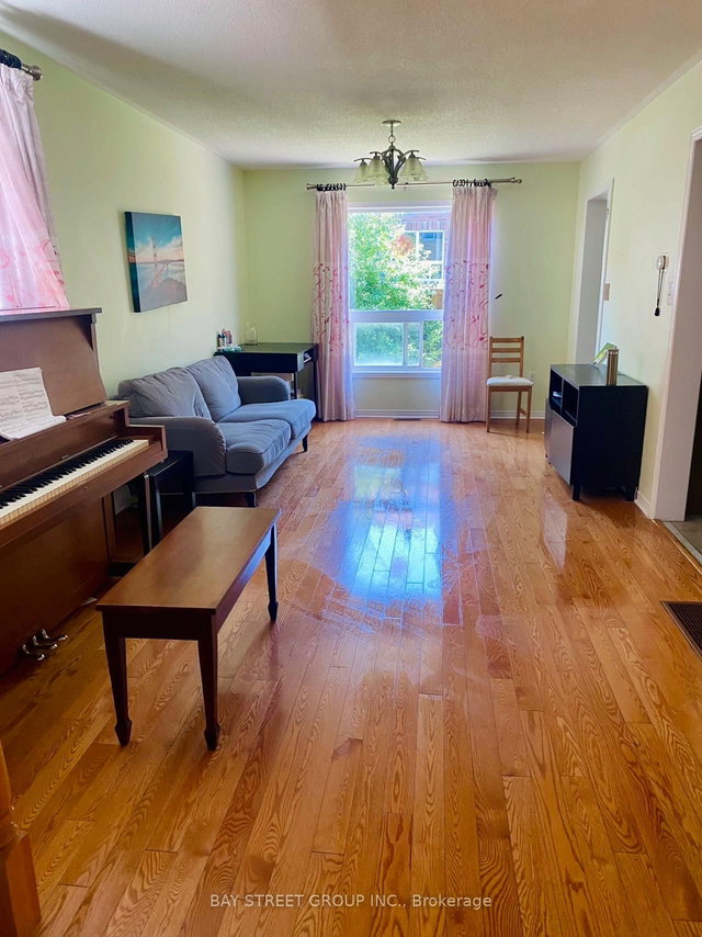 10 Cobblehill Court