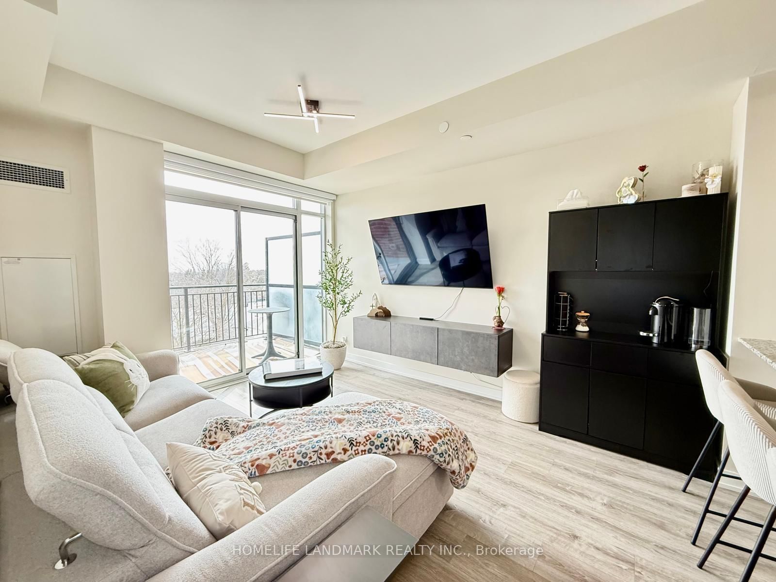 6235 Main Street • #415 • Whitchurch-Stouffville, ON photo 5