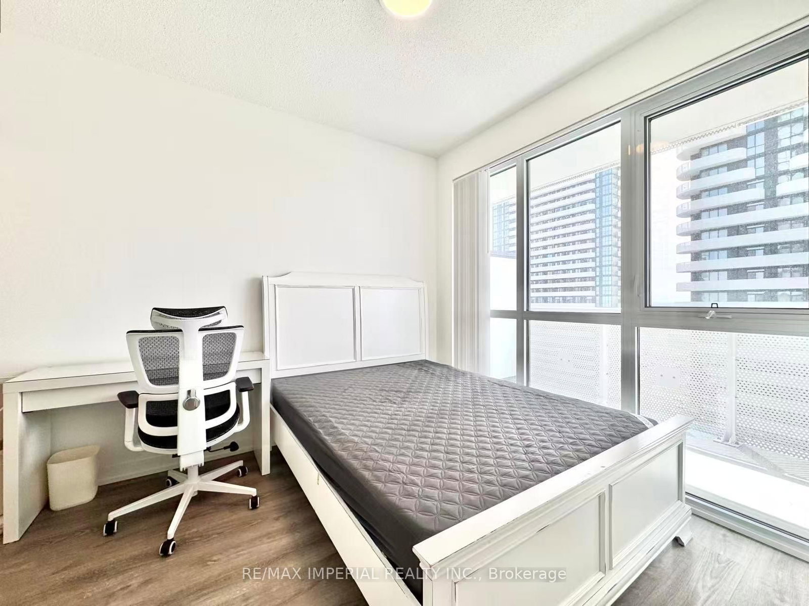 8 INTERCHANGE Way, Unit 1901 - Photo 10
