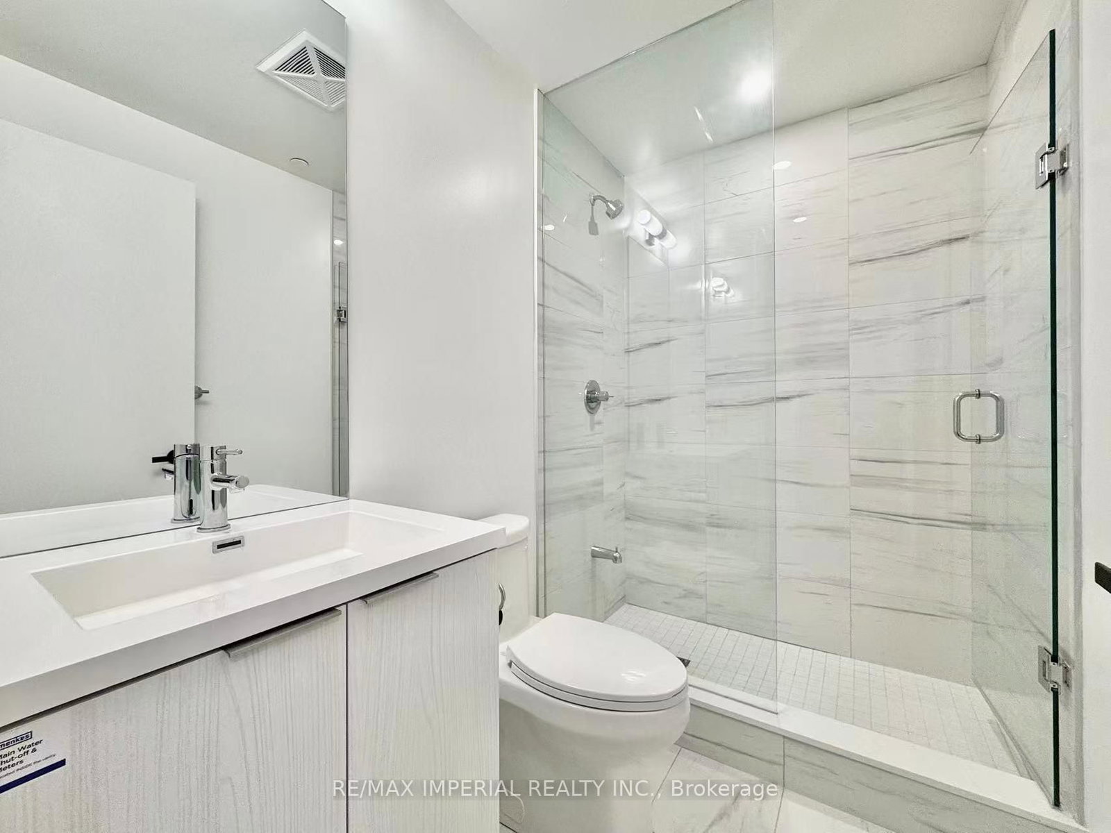8 INTERCHANGE Way, Unit 1901 - Photo 3