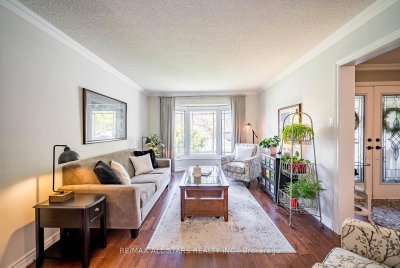 636 Rupert Avenue • Whitchurch-Stouffville, ON photo 3