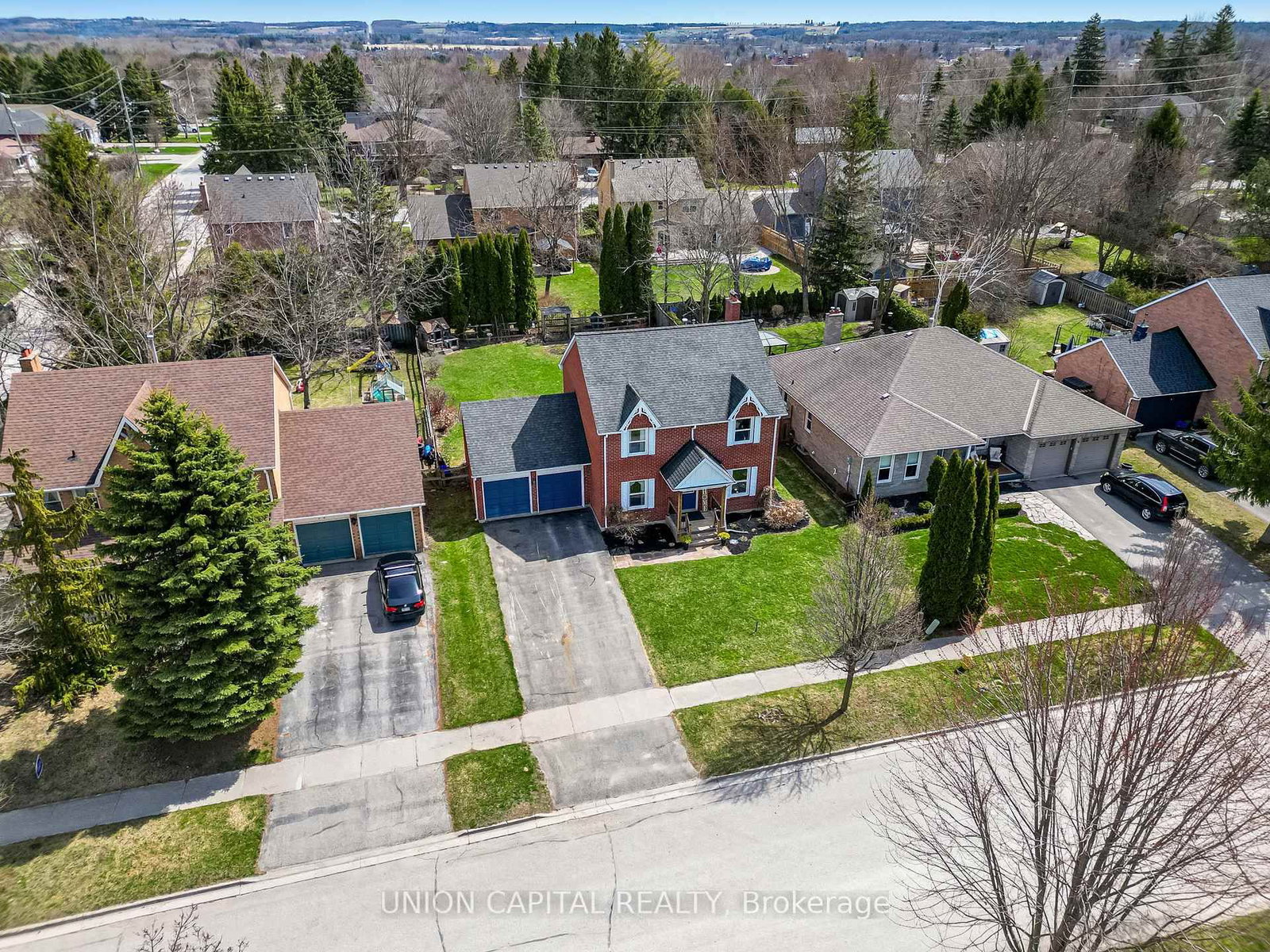 37 Carmody Lane • Uxbridge, ON photo 2
