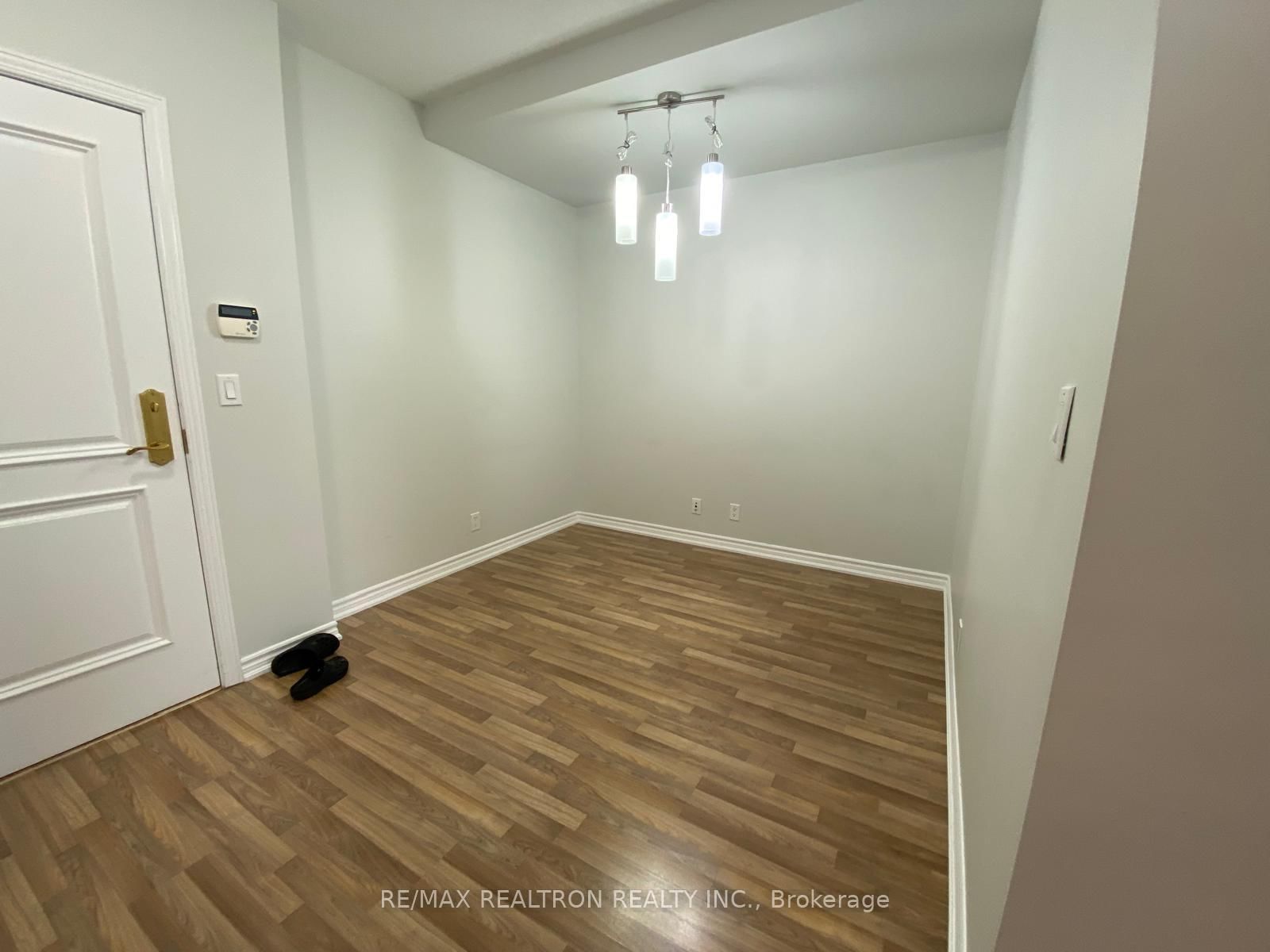 9225 Jane Street, Unit 1606 - Photo 8
