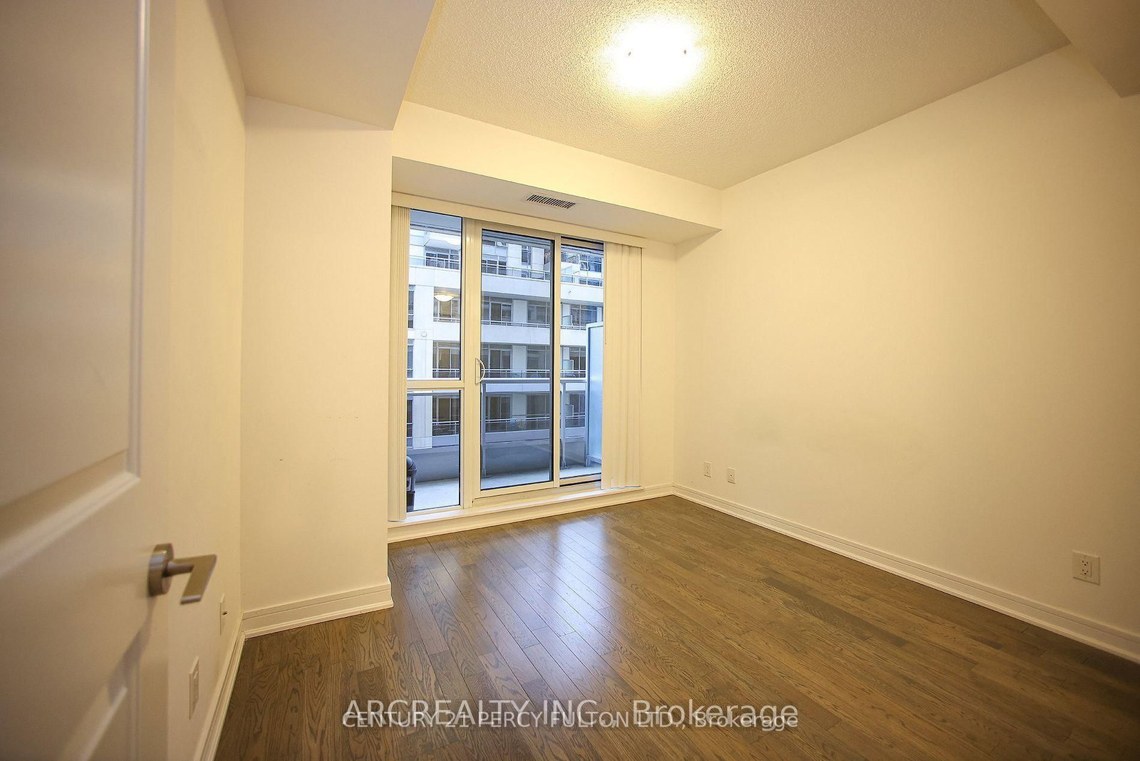 9205 Yonge Street, Unit 512 - Photo 11