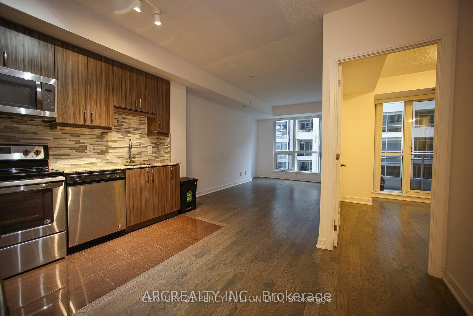 9205 Yonge Street, Unit 512 - Photo 16