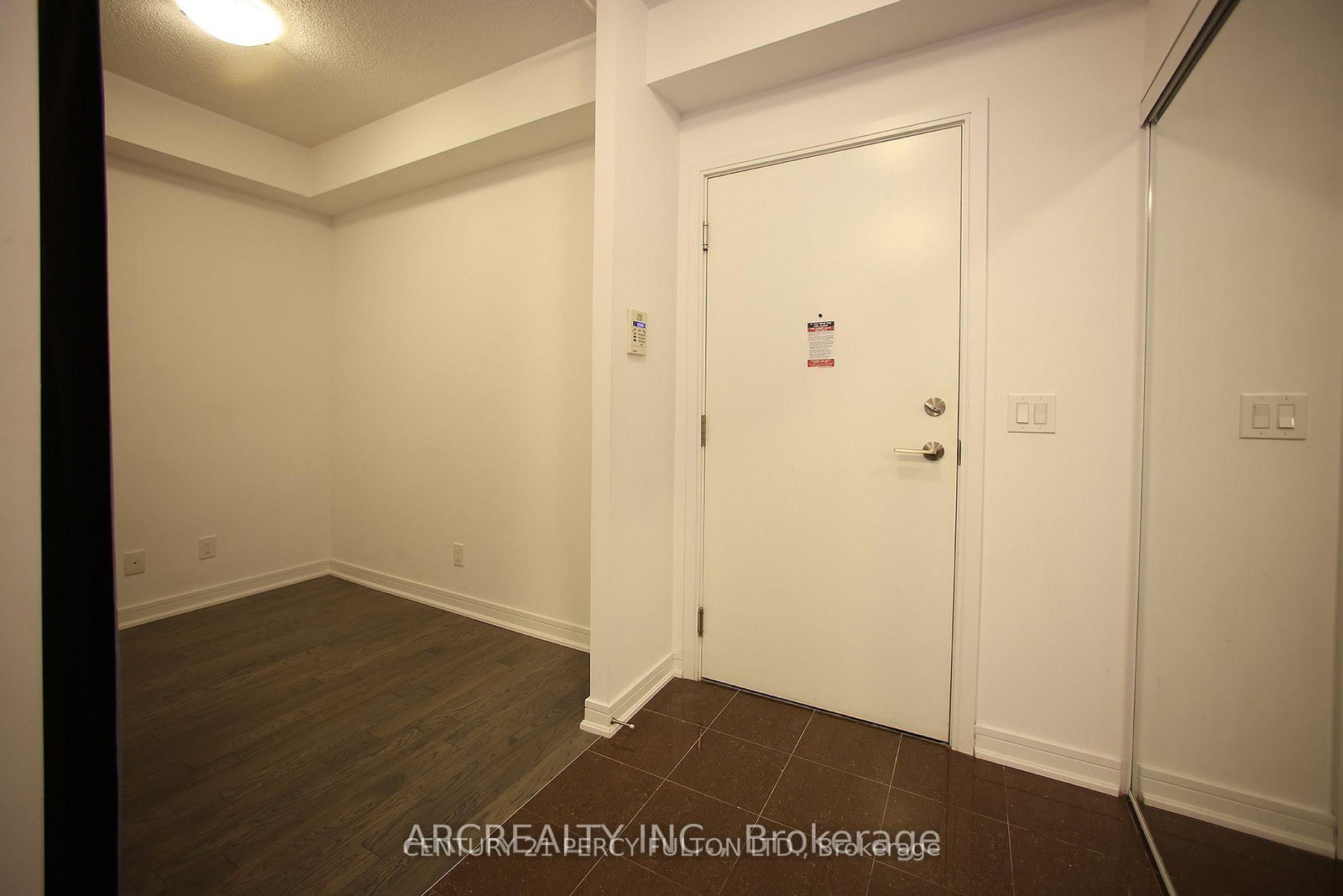 9205 Yonge Street, Unit 512 - Photo 5