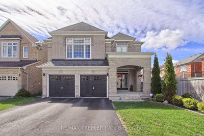 61 Tigertail Crescent • Bradford West Gwillimbury, ON photo 4