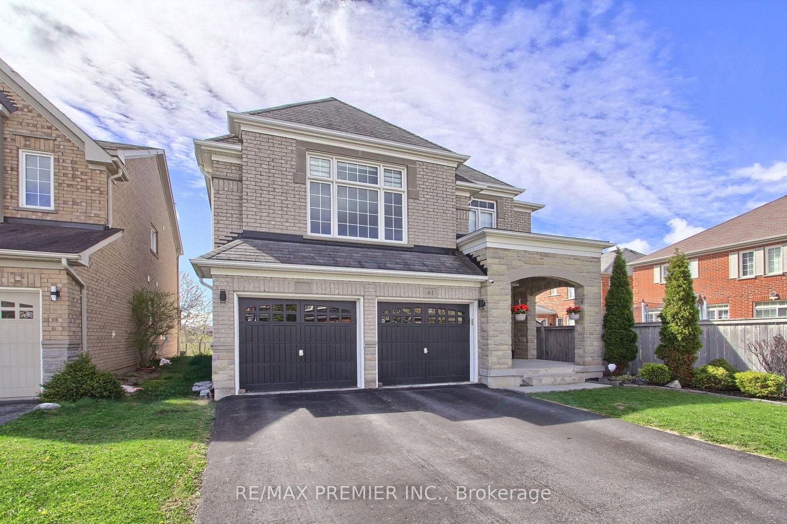 61 Tigertail Crescent • Bradford West Gwillimbury, ON photo 5