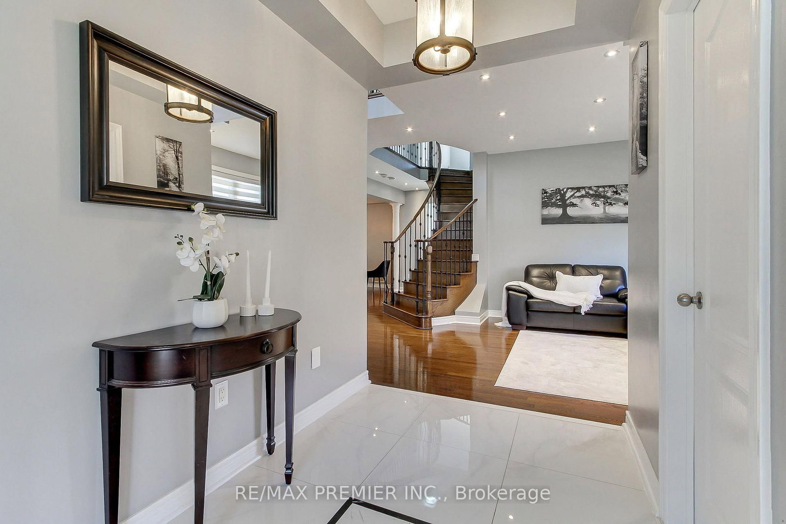 61 Tigertail Crescent • Bradford West Gwillimbury, ON photo 9
