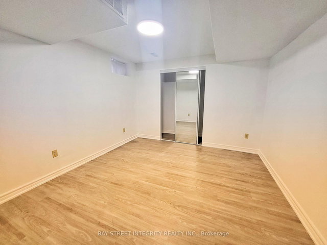 Lower 37 Sandham Crescent