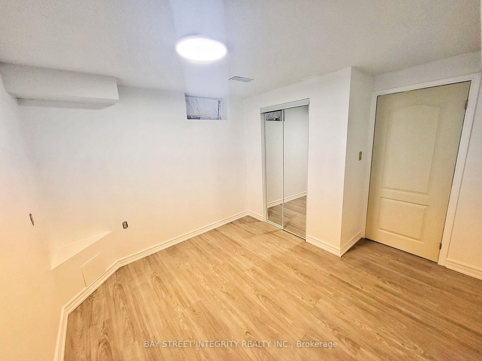 Lower 37 Sandham Crescent - Photo 4