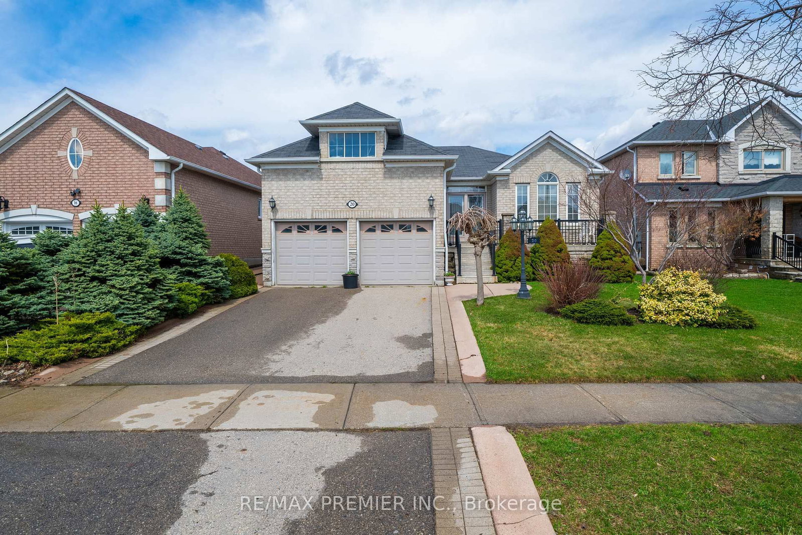 Detached House for sale at 20 Drummond Drive, Vaughan, Ontario, L6A 2M5 - Maple - MLS: N13122322