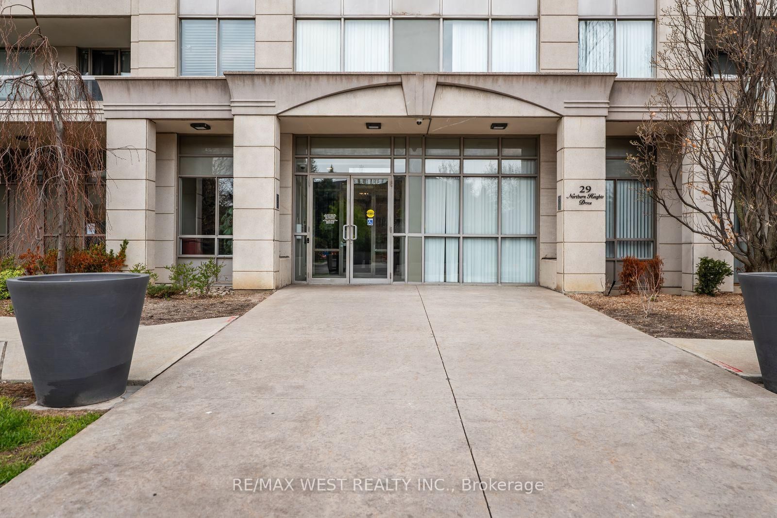 29 Northern Hts Drive, Unit 501 - Photo 2