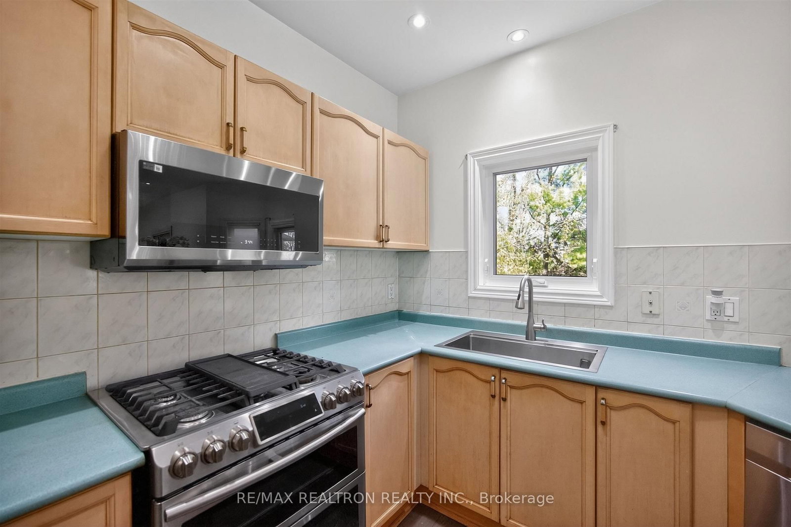 5 Yvonne Place - Photo 23