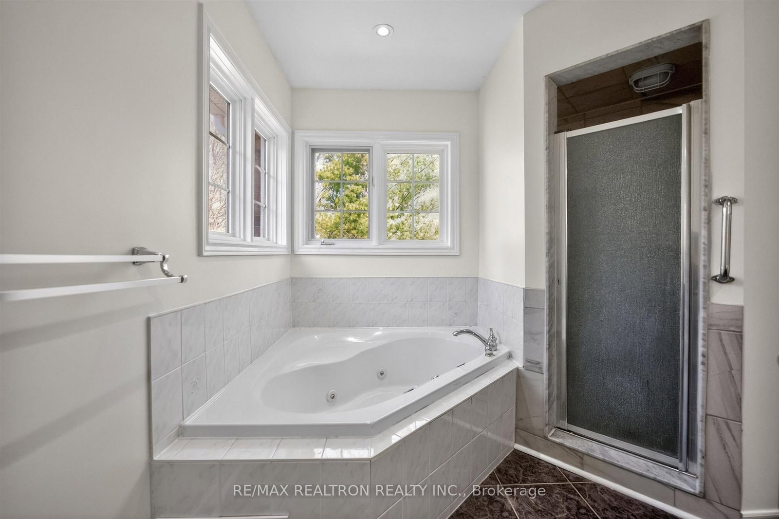 5 Yvonne Place - Photo 35