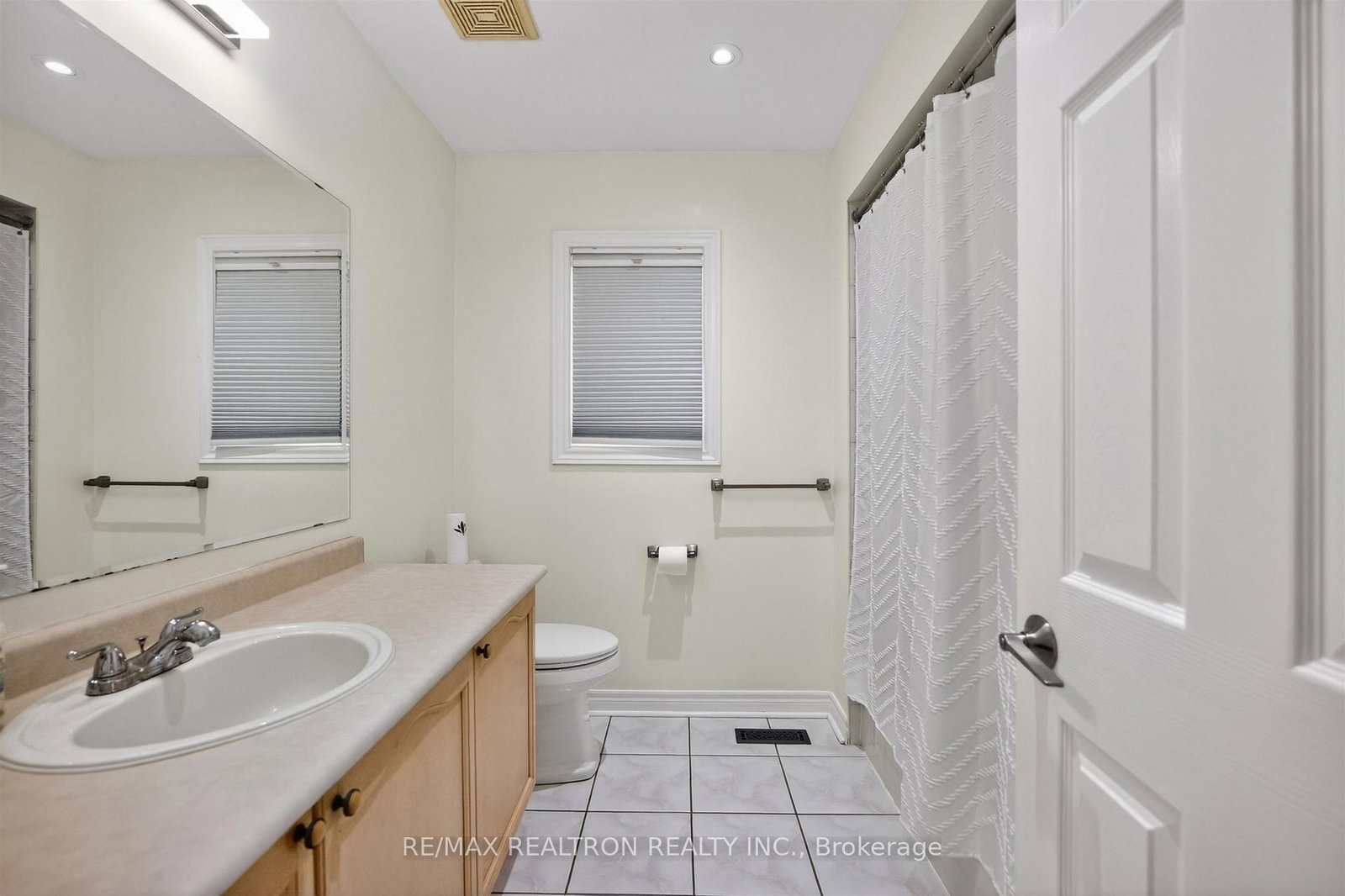 5 Yvonne Place - Photo 40