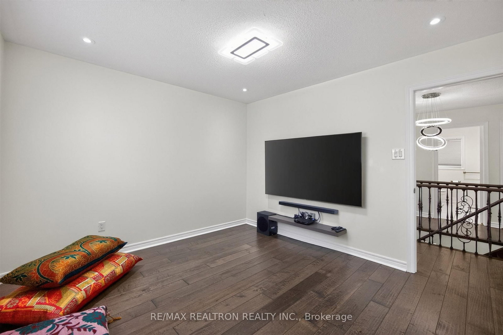 5 Yvonne Place - Photo 43