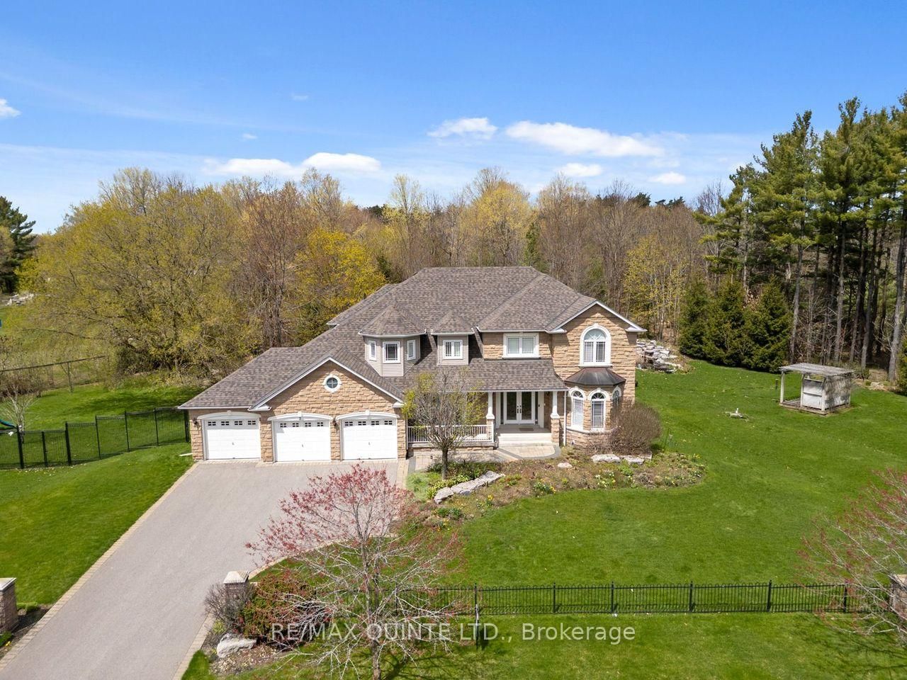 2 Treeview Avenue • Whitchurch-Stouffville, ON photo 1