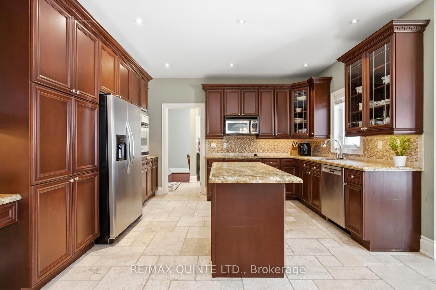 2 Treeview Avenue • Whitchurch-Stouffville, ON photo 10