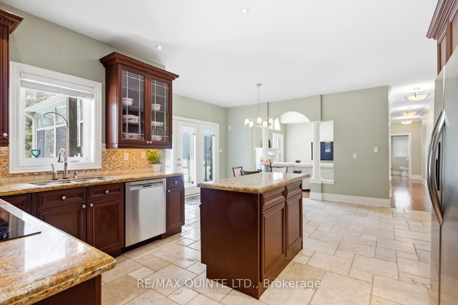 2 Treeview Avenue • Whitchurch-Stouffville, ON photo 12