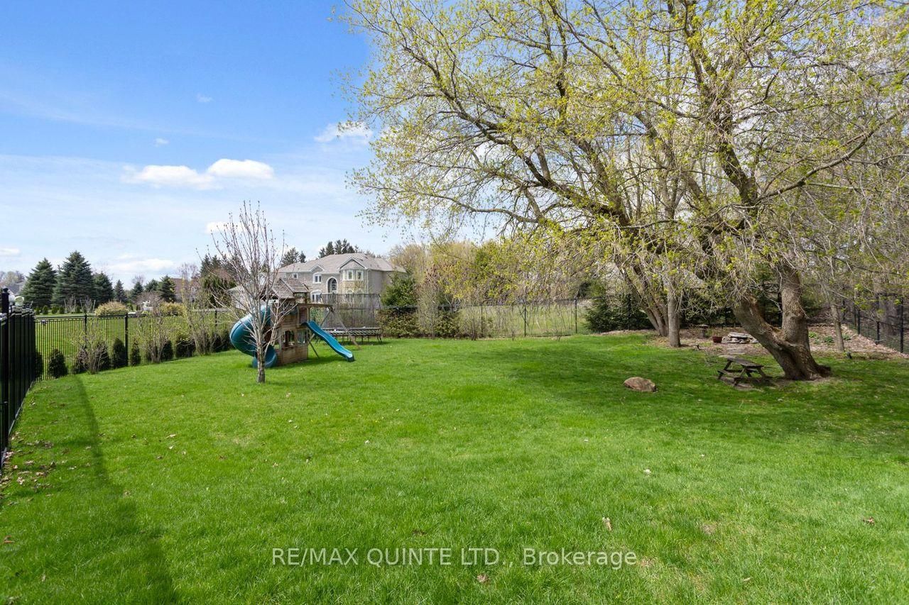 2 Treeview Avenue • Whitchurch-Stouffville, ON photo 45