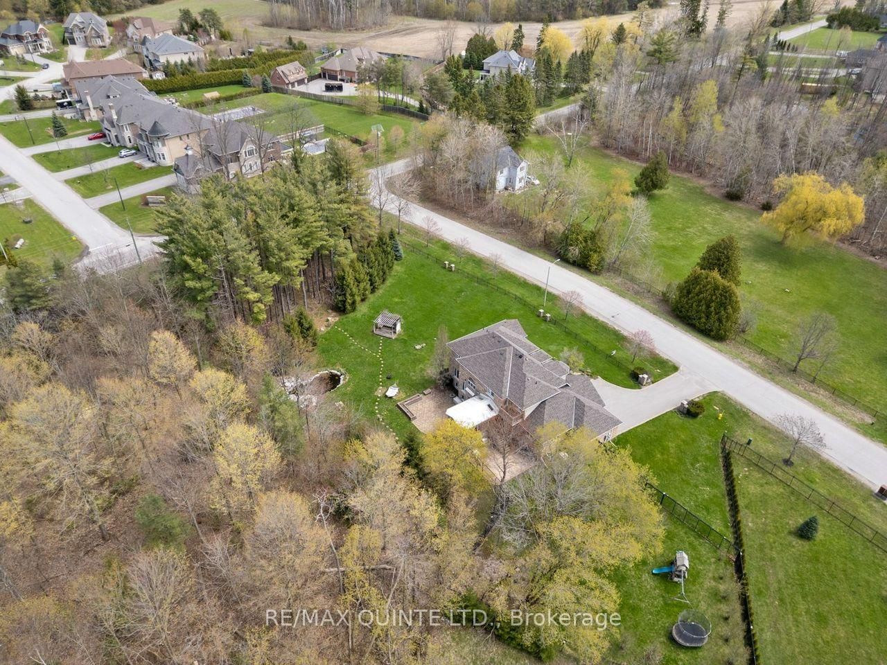 2 Treeview Avenue • Whitchurch-Stouffville, ON photo 49