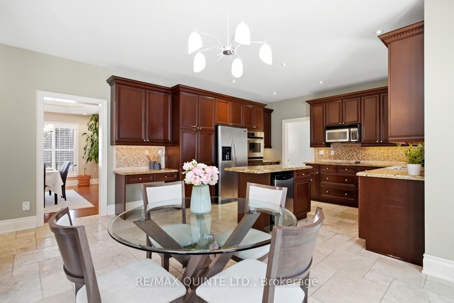 2 Treeview Avenue • Whitchurch-Stouffville, ON photo 8