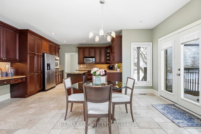 2 Treeview Avenue • Whitchurch-Stouffville, ON photo 9