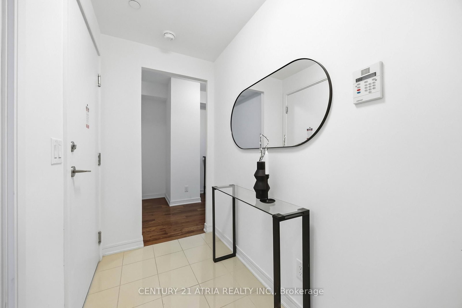 9199 Yonge Street, Unit 518 - Photo 14