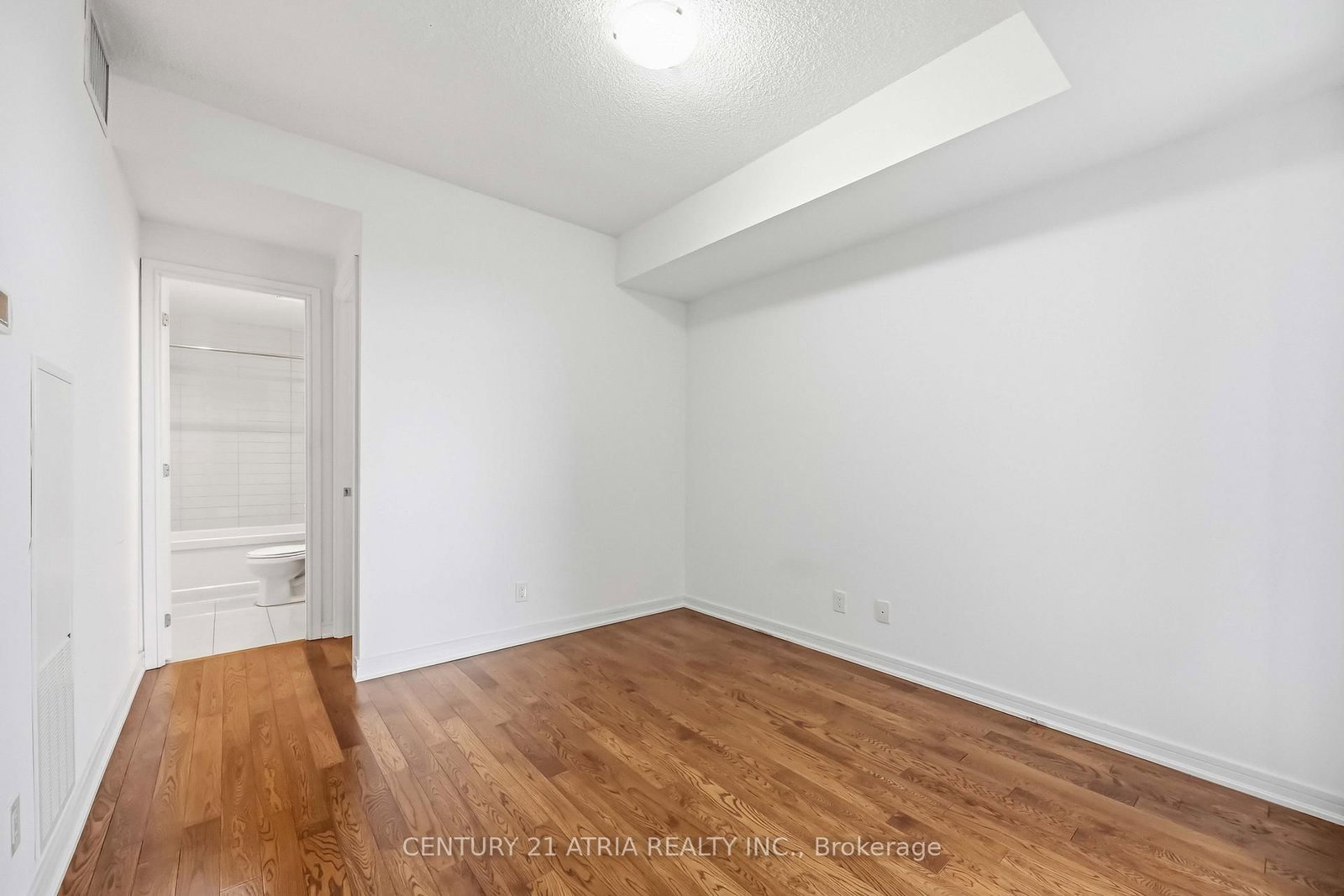 9199 Yonge Street, Unit 518 - Photo 15